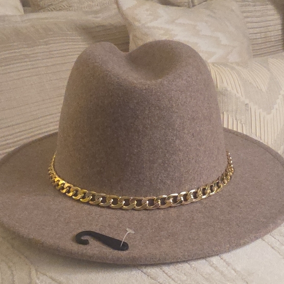 Altar'd State Wool and Polyester Tan Fedora with Gold Chain Accent NWOT - Picture 6 of 12